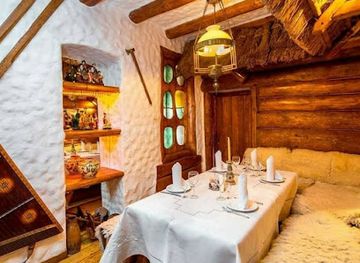 ukraine/tysovets/restaurant/seven-piggies