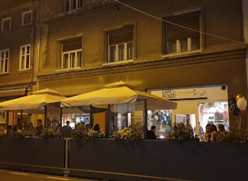 croatia/zagreb/restaurant/lari-penati