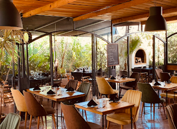 morocco/casablanca/restaurant/sur-le-toit