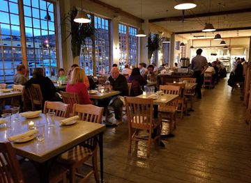 maine/portland/restaurant/scales