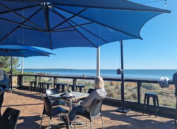 australia/fraser-coast/restaurant/aquavue-beachfront-bar-eatery