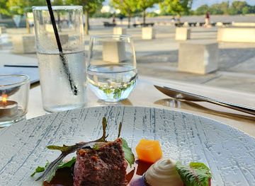australia/canberra/restaurant/water-s-edge-fine-dining-restaurant