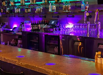 illinois/quad-cities/restaurant/cavort-libations-bites