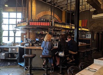 new-york/syracuse/armory-square/restaurant/apizza-regionale