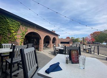 indiana/the-lakes-region/restaurant/the-lakehouse-grille
