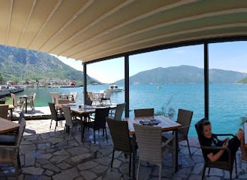 montenegro/perast/restaurant/hipnos-restaurant