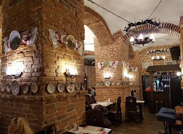 romania/bucharest/restaurant/taverna-covaci