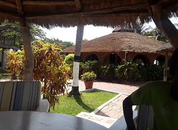 the-gambia/bakau/restaurant/sunshine-beach-bar-restaurant