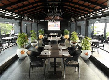 india/mysore/restaurant/black-pepper-food-drink-roof-top-restaurant-hotel-president-mysore