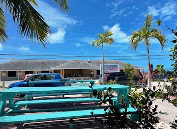 the-bahamas/exuma-cays-land-and-sea-park/restaurant/kermit-s-airport-lounge