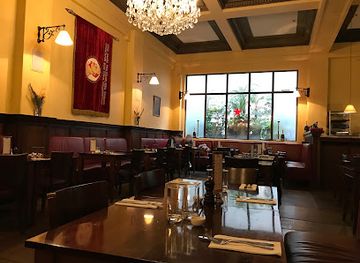 new-zealand/wellington/restaurant/pravda-cafe-grill