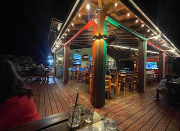 honduras/bay-islands/restaurant/kristi-s-overlook