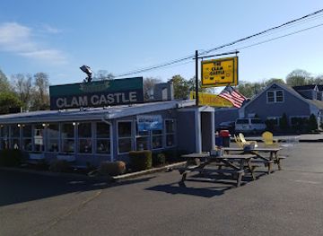 connecticut/hammonasset-beach-state-park/restaurant/clam-castle