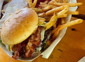 ohio/put-in-bay/restaurant/dandee-s-snack-shack