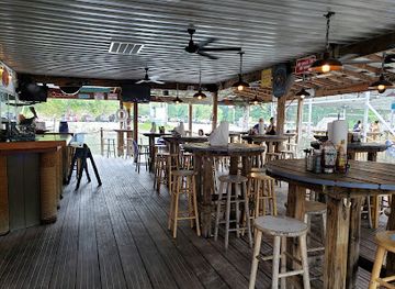 tennessee/jack-daniel-s-distillery/restaurant/bluegill-grill