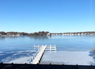 wisconsin/glacial-lake-wisconsin/restaurant/the-waterfront-on-brown-s-lake