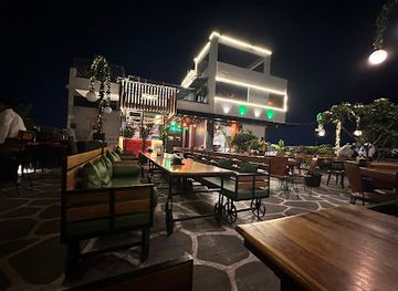 india/pune/restaurant/the-white-house-restaurant-rooftop-banquets