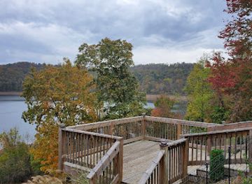 west-virginia/dolly-sods-wilderness/restaurant/the-lodge-lakefront-dining