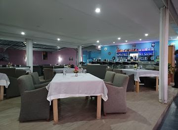 the-gambia/sabach-sanjal/restaurant/7-rooftop-flamingo-a-la-carte