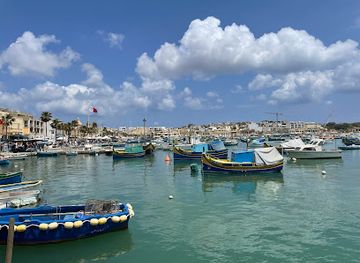 malta/marsaxlokk-fishing-village/restaurant/centru-laburista