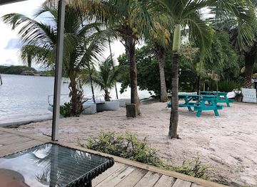 grenada/la-sagesse-beach/restaurant/island-fever-tropical-tavern-grenada