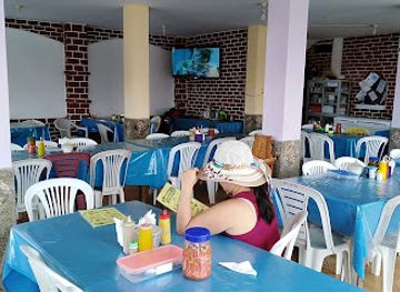 ecuador/southwest-coast/restaurant/restaurante-costa-azul