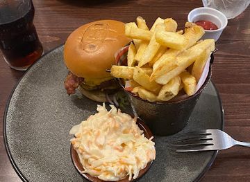 united-kingdom/dyfed/restaurant/the-fox-hounds