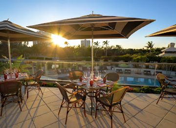 florida/naples-beach/restaurant/the-catch-of-the-pelican