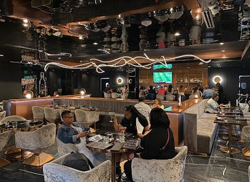 texas/houston/midtown/restaurant/thirteen