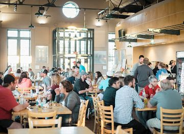 south-dakota/sioux-falls/restaurant/falls-overlook-cafe