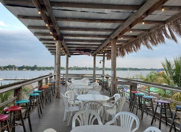 iowa/iowa-great-lakes/restaurant/the-barefoot-bar-at-okoboji
