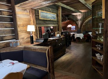 italy/dolomites/restaurant/wine-dine