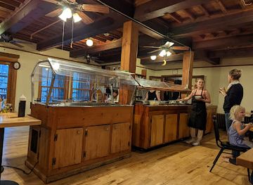 oregon/umpqua-valley/restaurant/breitenbush-hot-springs-retreat-and-conference-center