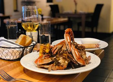 virginia/blacksburg/restaurant/the-black-hen-bar-blue