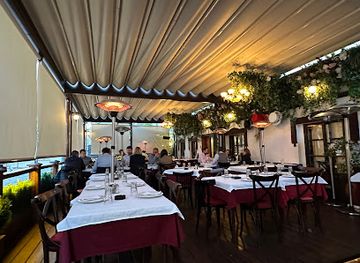 serbia/belgrade/restaurant/tri-sesira