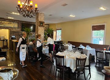 florida/st-augustine/restaurant/cortesse-s-bistro-flamingo-room-piano-bar