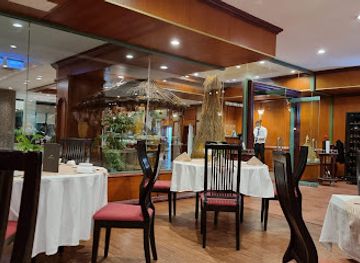 vietnam/ha-long-bay/restaurant/four-seasons-restaurant