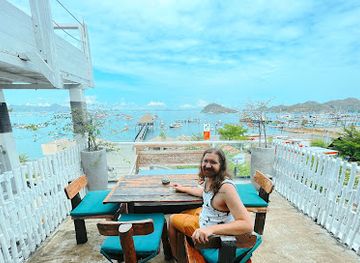 indonesia/labuan-bajo/restaurant/green-cherry
