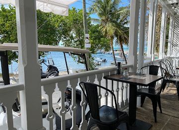 the-bahamas/harbour-island/restaurant/da-vine-wine-merchants