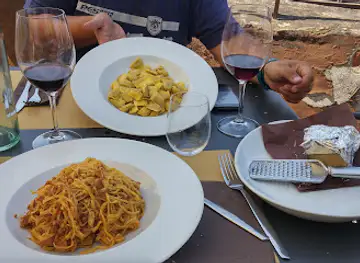 Osteria More e Macine