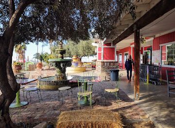 california/sequoia-national-park/restaurant/the-big-red-barn-murray-family-farms