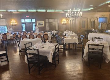 mississippi/natchez/restaurant/the-carriage-house-restaurant