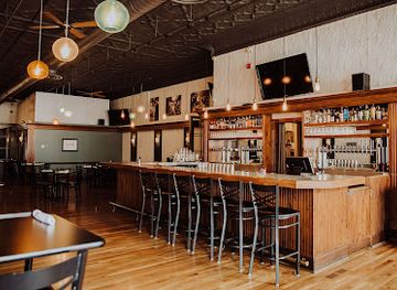 michigan/holland-state-park/restaurant/waverly-stone