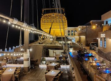 kuwait/kuwait-water-towers/restaurant/al-boom-steak-seafood-restaurant