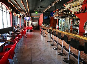 mexico/mazatlan/restaurant/pinups-fun-grill-comida-diversion-y-musica-en-vivo