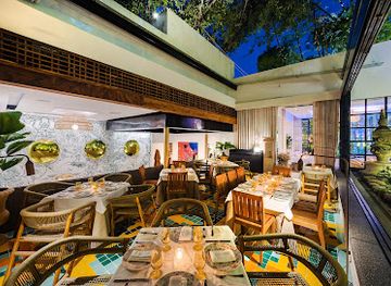 mexico/pacific-coast/restaurant/cafe-des-artistes