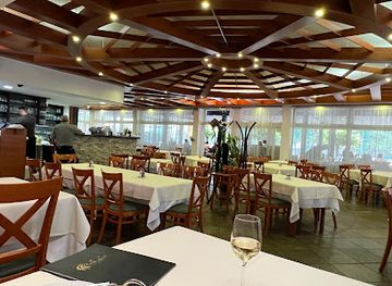 hungary/lake-balaton/restaurant/halaszkert-restaurant