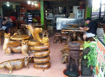 ecuador/pastaza-region/restaurant/paradero-de-comidas-tipicas-yasuni