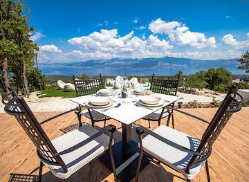 croatia/brac-island/restaurant/cava-brac