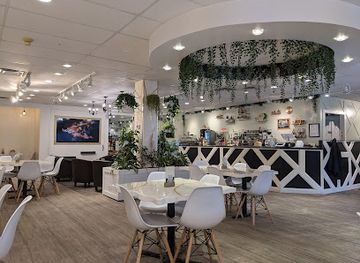 canada/winnipeg/osborne-village/restaurant/zaytoon